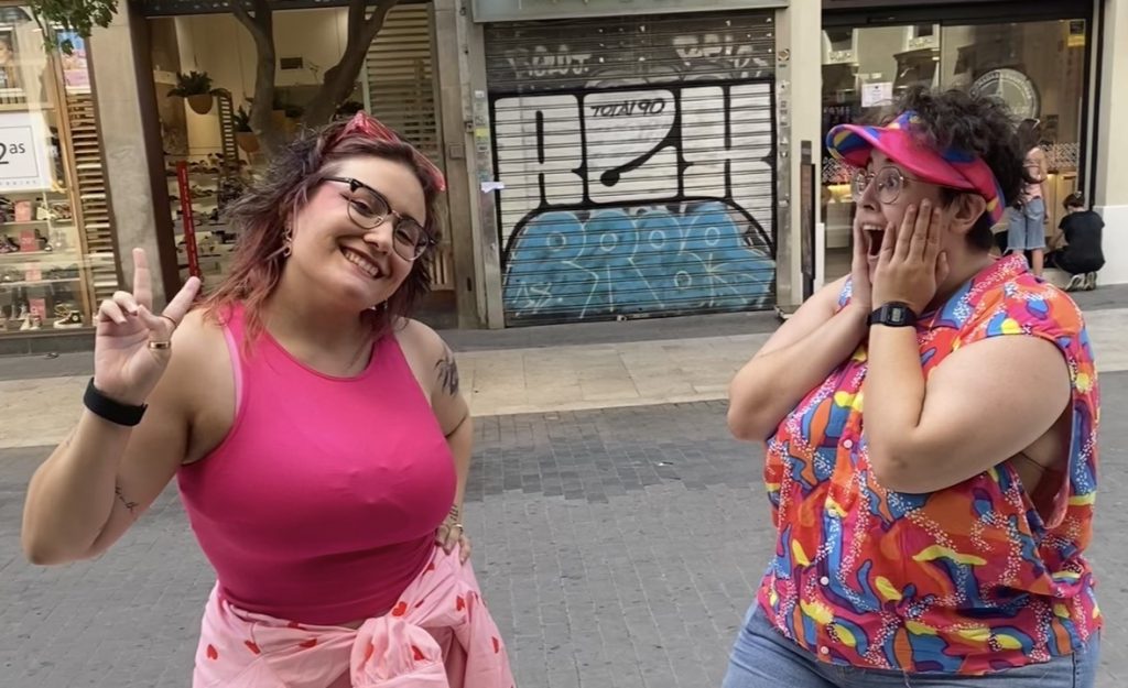 mi amiga arantxa y yo, el dia de Barbenheimer, vestidas de rosa para ver las películas 