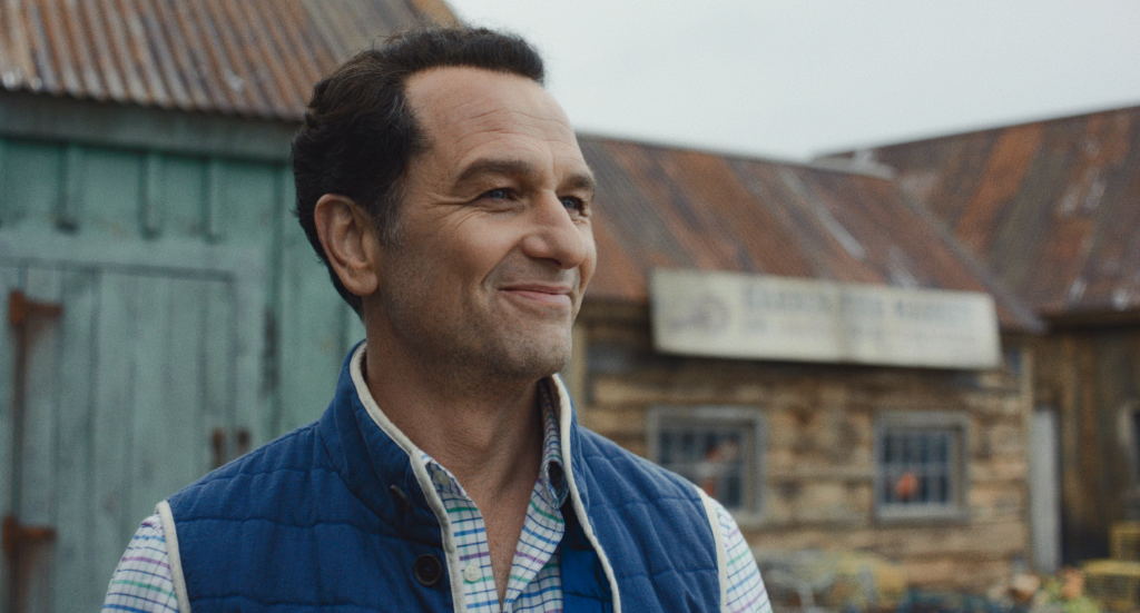 matthew rhys como tom, el alcalde de widow's bay